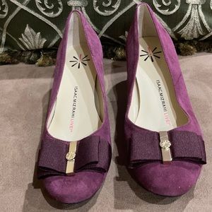 Isaac Mizrahilive purple suede pumps with a bit a Gold